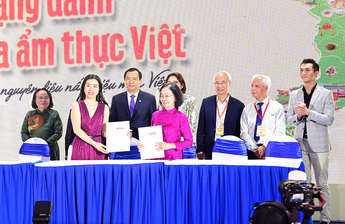 Cục trưởng Nguyễn Trùng Khánh: Cục Du lịch Quốc gia Việt Nam sẽ luôn đồng hành xây dựng và quảng bá thương hiệu ẩm thực Việt - Ảnh 12.