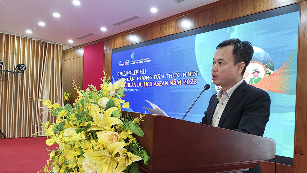 Cục Du lịch Quốc gia Việt Nam tập huấn, hướng dẫn thực hiện tiêu chuẩn du lịch ASEAN năm 2023 tại Lào Cai - Ảnh 1.