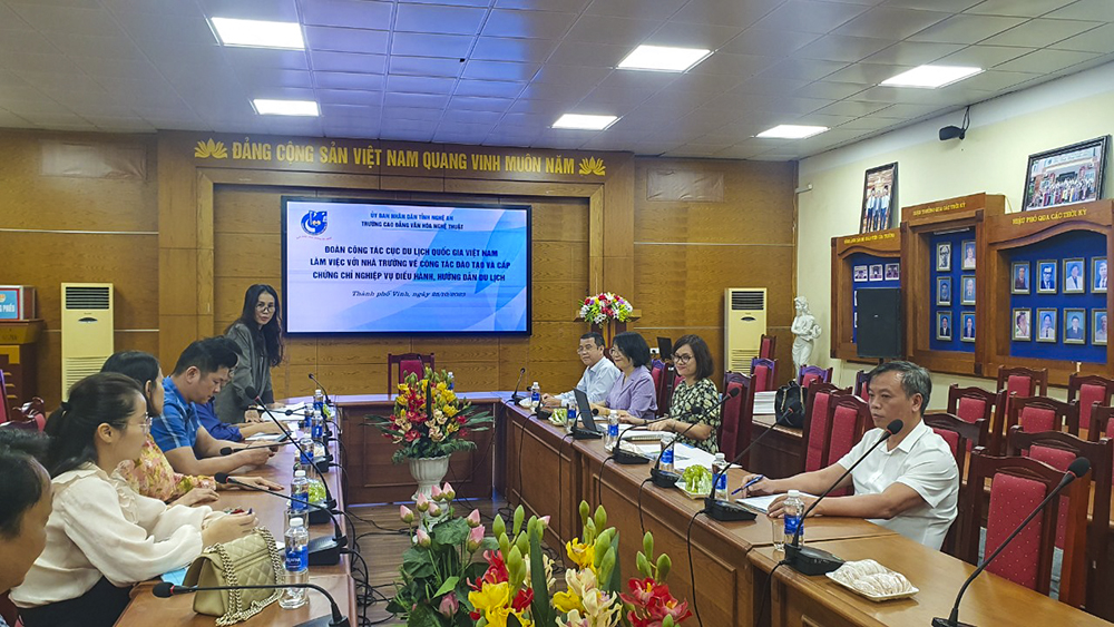 Cục Du lịch Quốc gia Việt Nam kiểm tra việc chấp hành quy định pháp luật trong hoạt động kinh doanh lữ hành tại Thanh Hóa và Nghệ An - Ảnh 3.