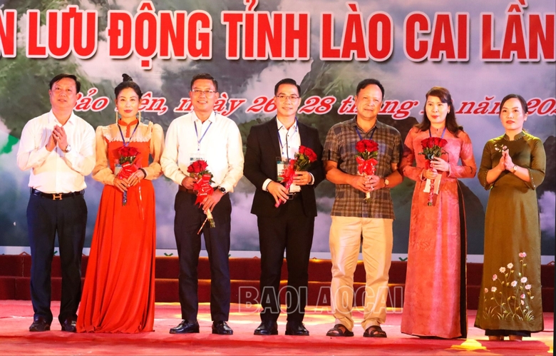 Khai mạc Liên hoan tuyên truyền lưu động tỉnh Lào Cai năm 2023 - Ảnh 4.