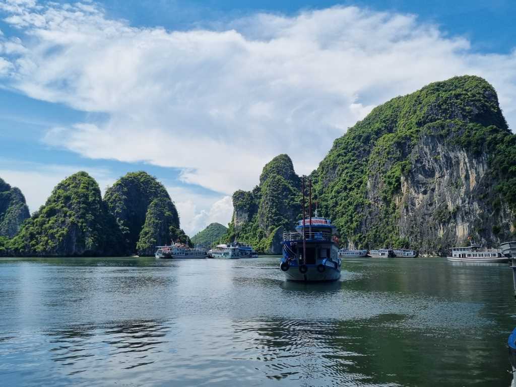 Quảng Ninh: Du lịch tạo đột phá cùng sự phát triển của tỉnh - Ảnh 1.