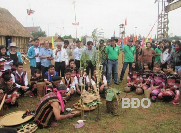 Bình Định: Bảo tồn, phát huy giá trị văn hóa truyền thống gắn với phát triển du lịch - Ảnh 1.