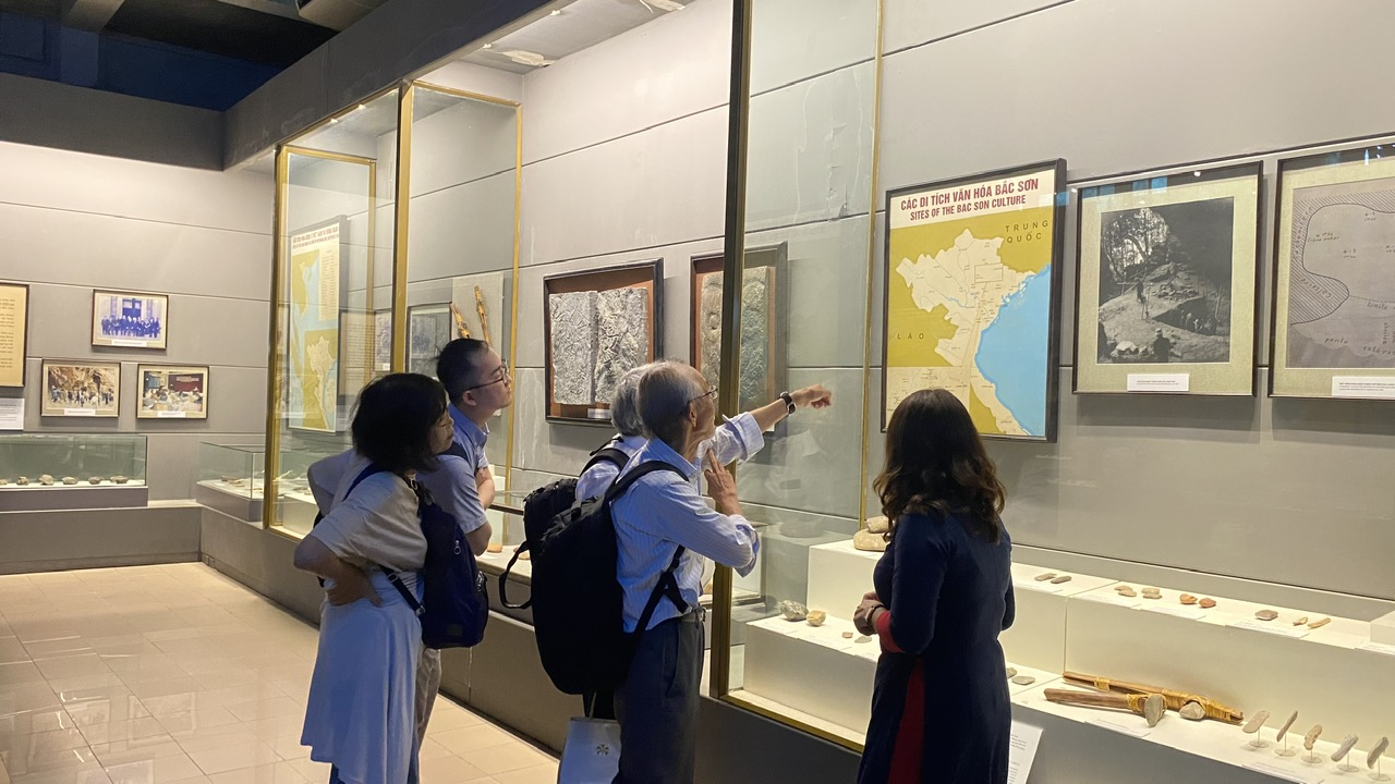 Bảo tàng Lịch sử quốc gia đón tiếp và làm việc với đoàn chuyên gia Nhật Bản - Ảnh 2.