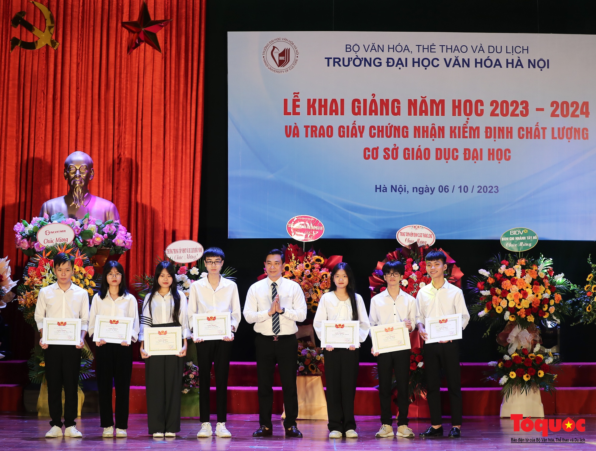 Gần 1.600 tân sinh viên ĐH Văn Hóa đón khai giảng - Ảnh 9.