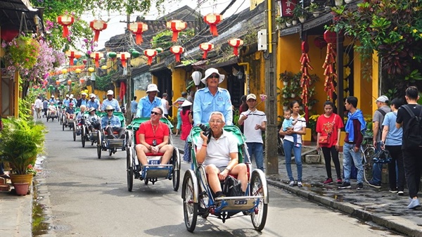 Hội An: Tăng cường quản lý môi trường du lịch, đảm bảo an toàn cho du khách - Ảnh 1.