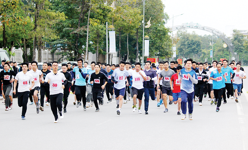 Phú Thọ: Phát triển thể dục thể thao vì sức khỏe cộng đồng - Ảnh 1.