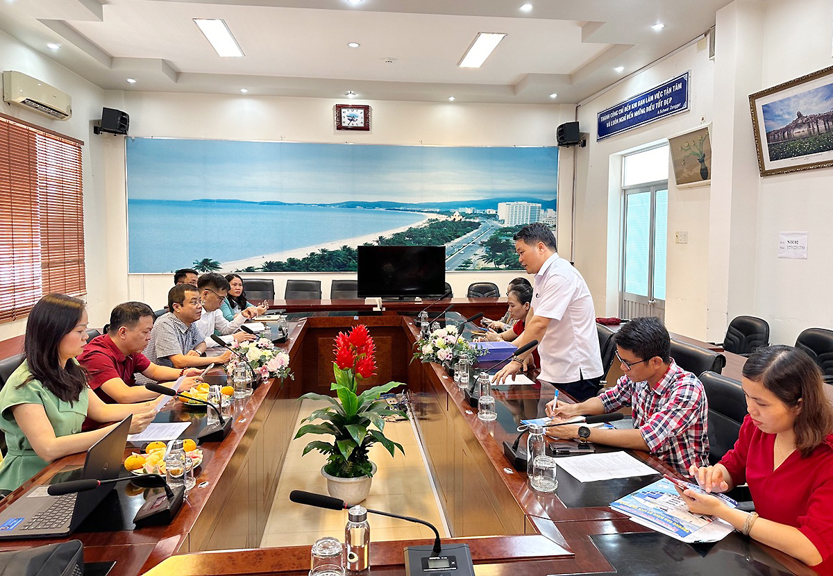 Cục Du lịch Quốc gia Việt Nam kiểm tra việc chấp hành quy định pháp luật trong hoạt động kinh doanh lữ hành tại Khánh Hòa - Ảnh 2.