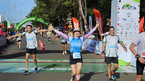Hơn 4.000 vận động viện tham gia Giải chạy “Gia Lai City Trail 2023 - Giấc mơ đại ngàn” - Ảnh 2.