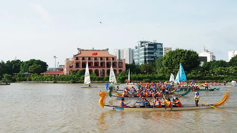 Thành phố Hồ Chí Minh khai thác tiềm năng du lịch đường thủy - Ảnh 1.