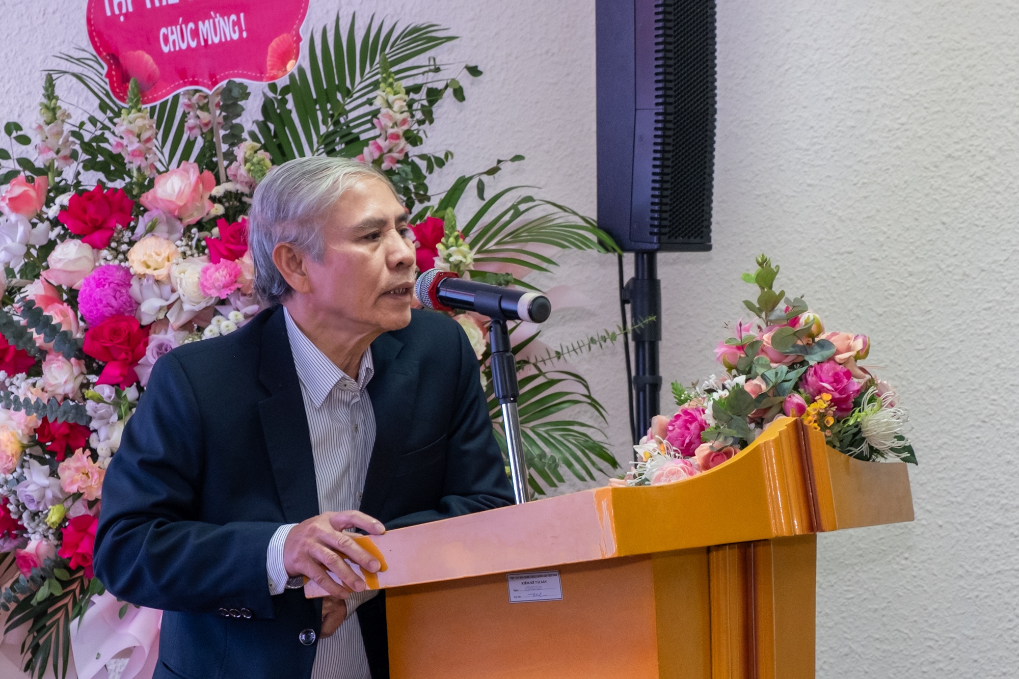 Thứ trưởng Hoàng Đạo Cương dự lễ kỷ niệm ngày nhà giáo Việt Nam và lễ trao bằng Tiến sĩ tại Viện Văn hóa Nghệ thuật quốc gia Việt Nam - Ảnh 8.