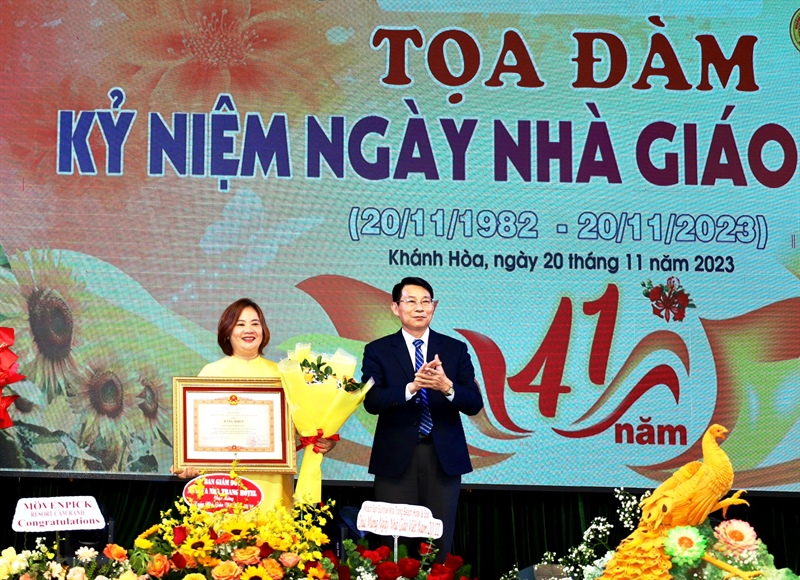 Trường Cao đẳng Du lịch Nha Trang đón nhận Bằng khen của Thủ tướng Chính phủ - Ảnh 2.
