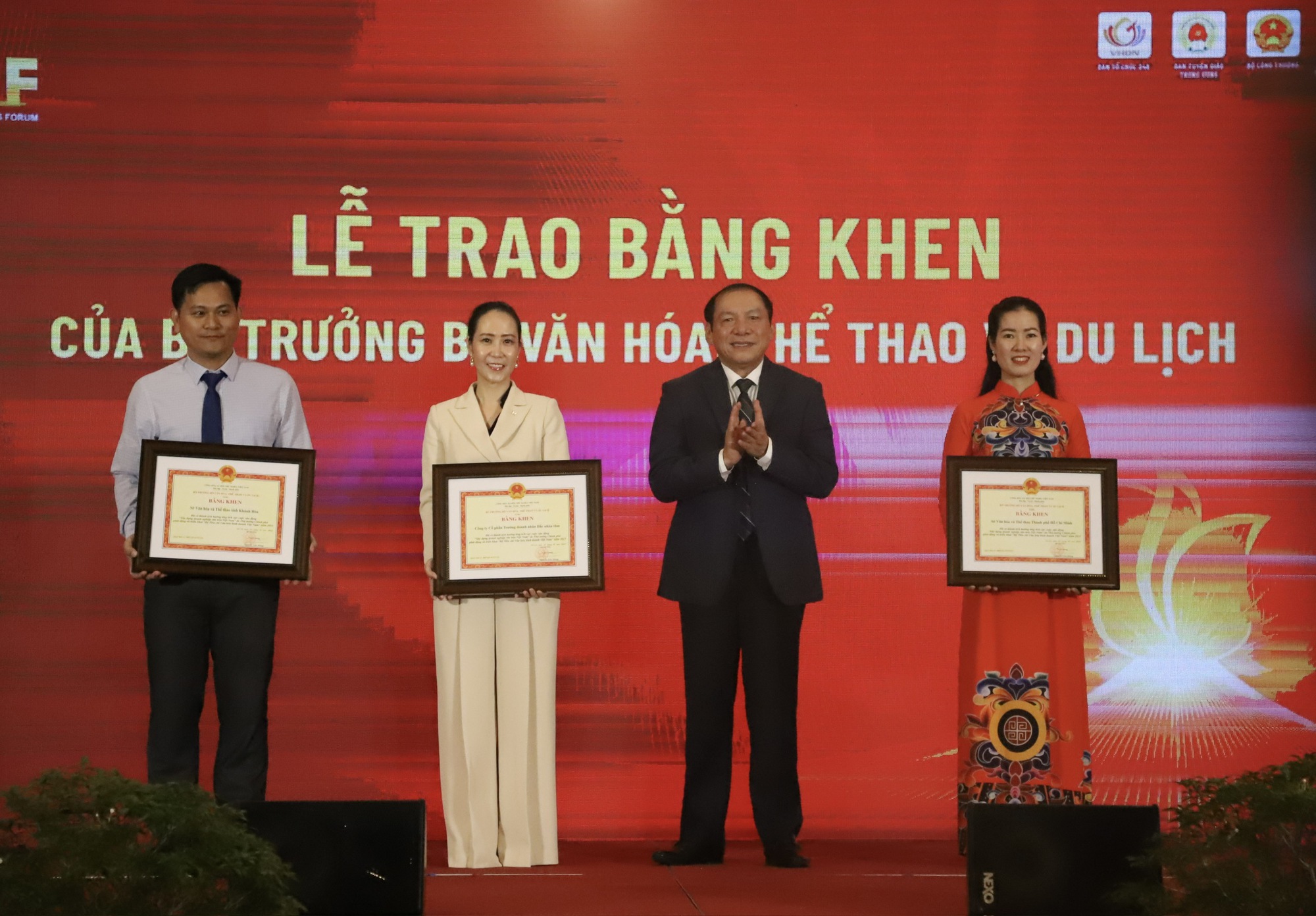 Bộ trưởng Nguyễn Văn Hùng: “Doanh nghiệp là trái tim của nền kinh tế&quot; - Ảnh 2.