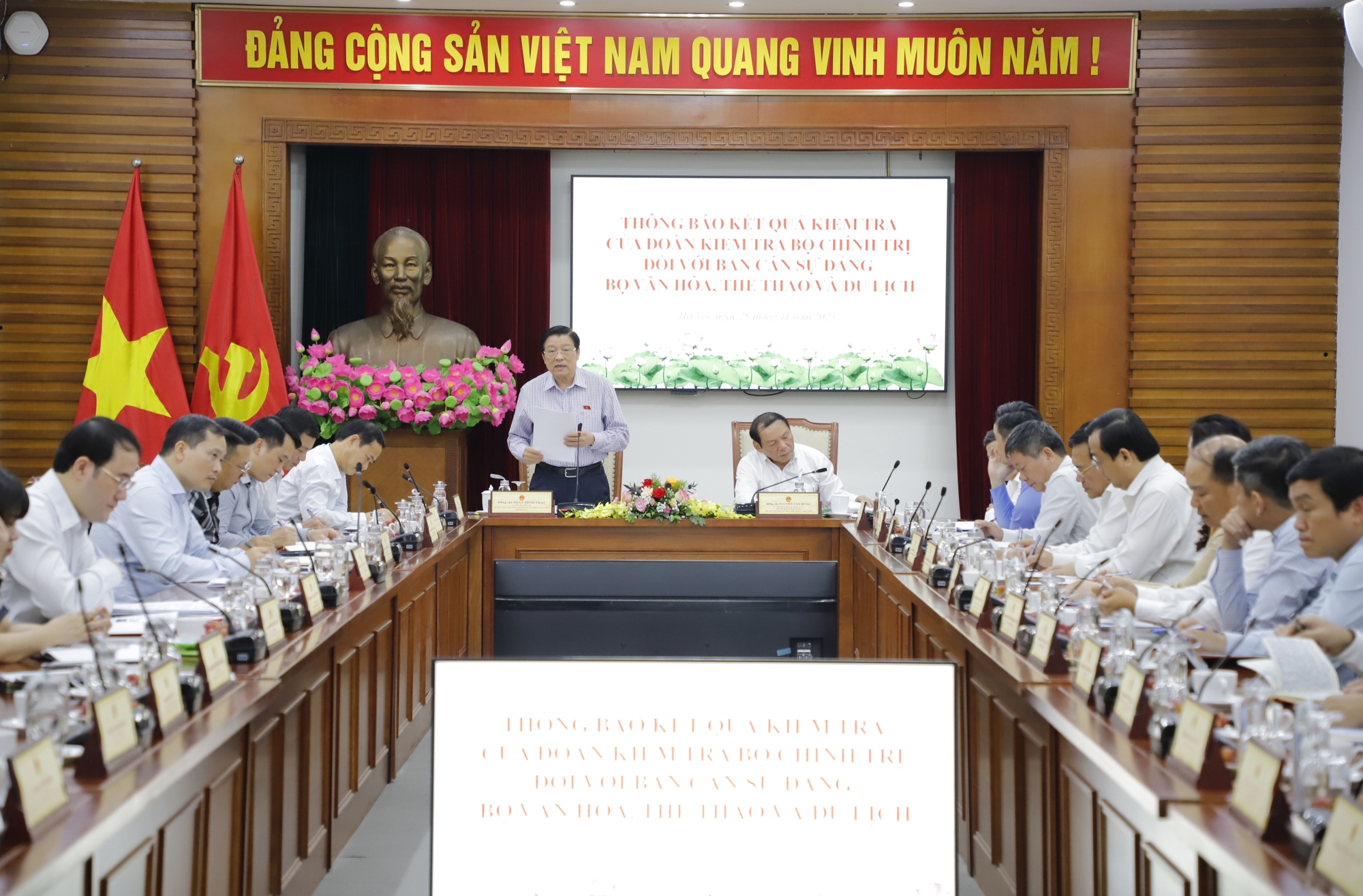 Đoàn kiểm tra của Bộ Chính trị thông báo dự thảo kết quả kiểm tra công tác cán bộ tại Bộ VHTTDL - Ảnh 5.