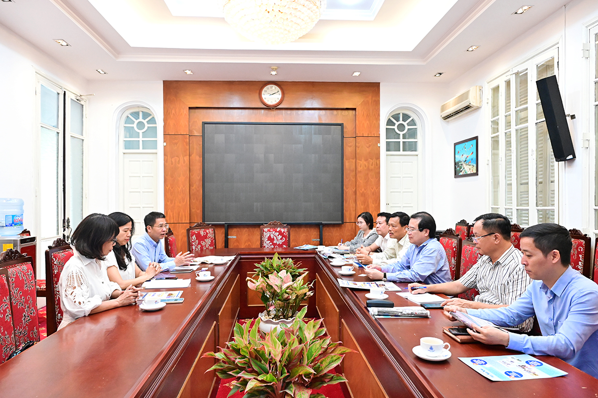 Cục Du lịch Quốc gia Việt Nam làm việc với Báo Việt Nam News về hợp tác truyền thông, quảng bá du lịch Việt Nam ra nước ngoài - Ảnh 1.