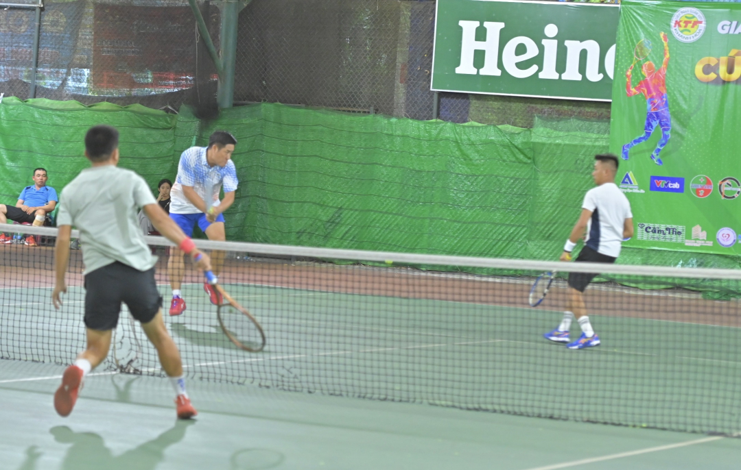 Hơn 150 vận động viên tranh tài Giải Quần vợt Khánh Hòa mở rộng Cúp Vang Hoàng Gia 2023 - Ảnh 1.