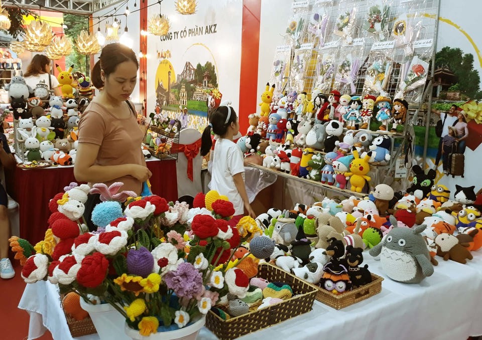 Hà Nội: Phát triển sản phẩm làng nghề gắn với du lịch - Ảnh 1.