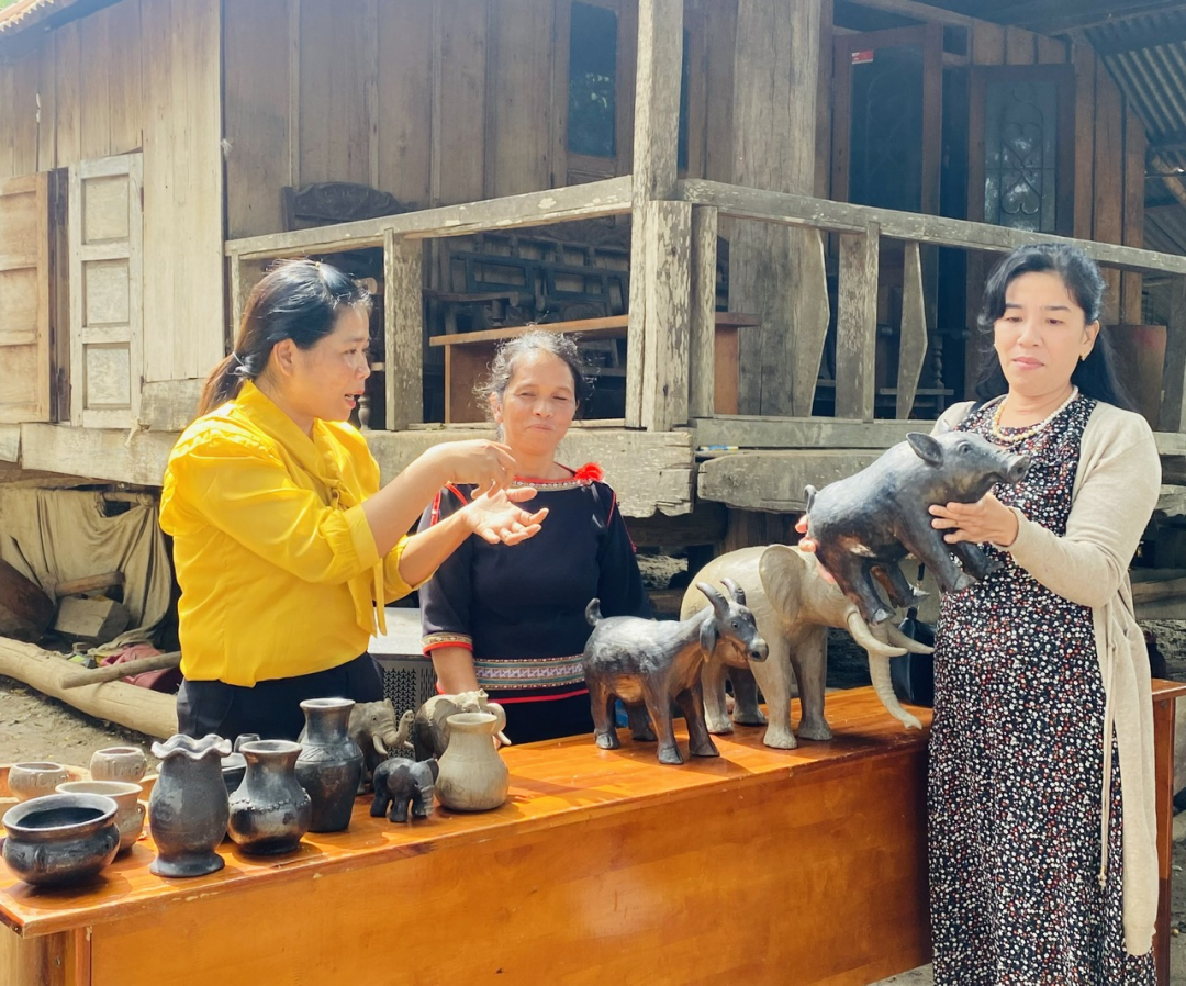 Đắk Lắk: Thúc đẩy phát triển du lịch từ vốn văn hóa truyền thống - Ảnh 2.