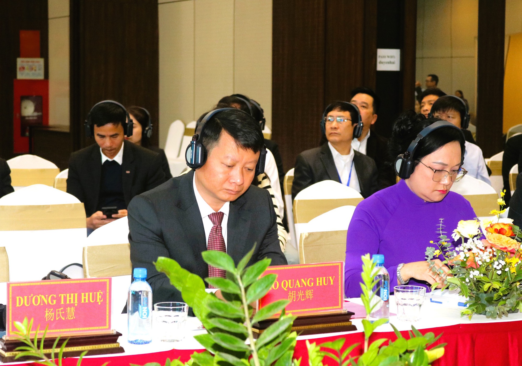 Cục trưởng Nguyễn Trùng Khánh: Cửa khẩu quốc tế Móng Cái - Đông Hưng sẽ là cầu nối thúc đẩy hợp tác thu hút khách du lịch Việt Nam - Trung Quốc - Ảnh 8.