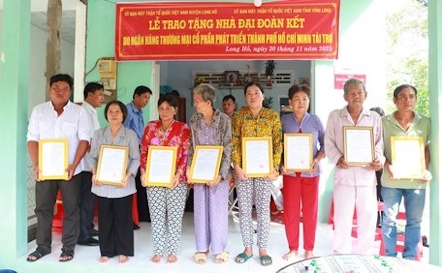 Vĩnh Long: Phát huy vai trò của MTTQ các cấp trong chăm lo, giúp đỡ người nghèo - Ảnh 1. Vĩnh Long: Phát huy vai trò của MTTQ các cấp trong chăm lo, giúp đỡ người nghèo - Ảnh 1.