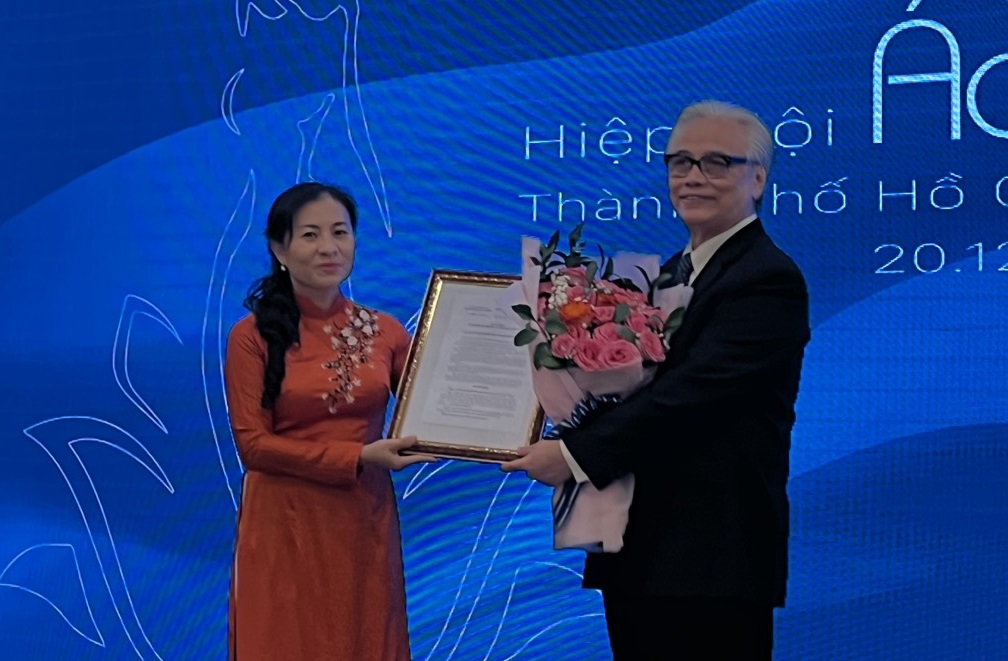 TP Hồ Chí Minh: Thành lập hiệp hội để bảo tồn, phát triển áo dài Việt Nam - Ảnh 1.