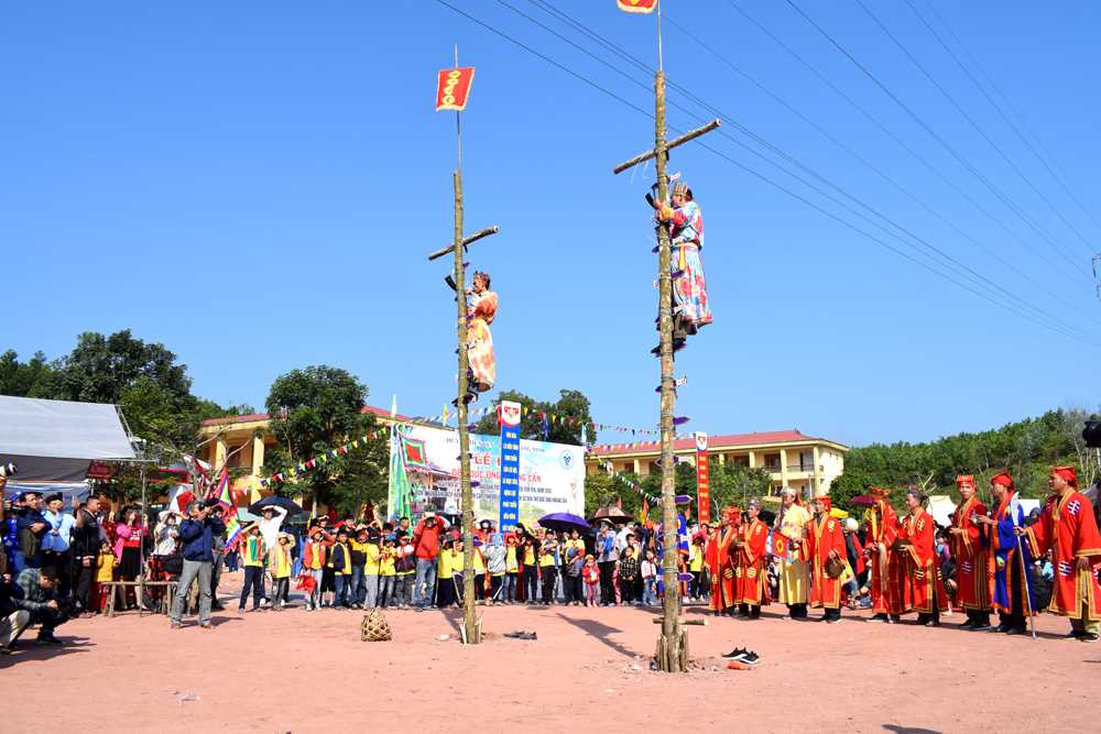 Quảng Ninh: Bảo tồn, phát huy lễ hội để phát triển du lịch miền núi, hải đảo - Ảnh 1.