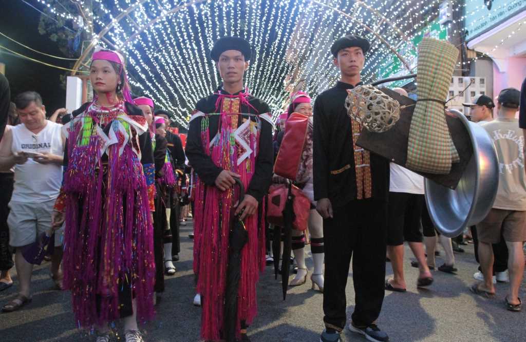 Quảng Ninh: Bảo tồn, phát huy lễ hội để phát triển du lịch miền núi, hải đảo - Ảnh 2.
