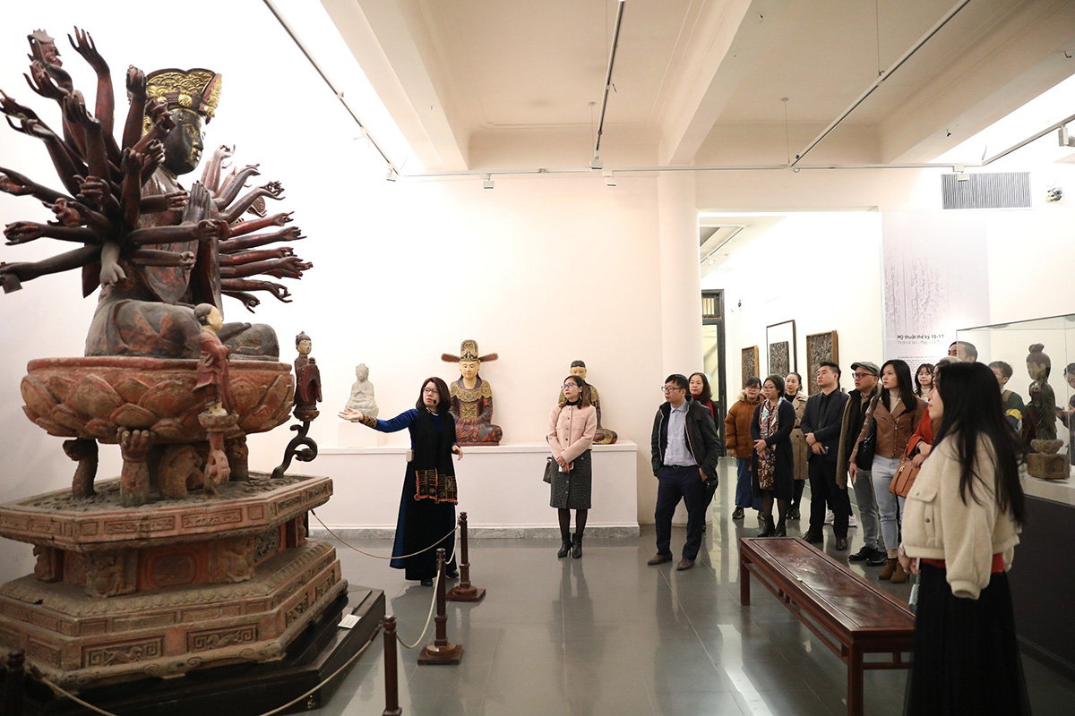 Bảo tàng Mỹ thuật Việt Nam - điểm đến trải nghiệm thực tế lý tưởng cho sinh viên ngành du lịch - Ảnh 2.