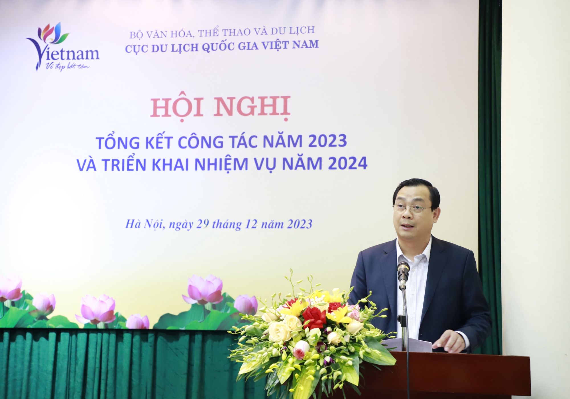 Bộ trưởng Nguyễn Văn Hùng nêu 5 từ khóa phát triển Cục Du lịch quốc gia Việt Nam - Ảnh 2.