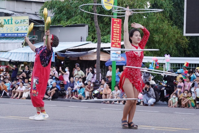 Bình Thuận: Sắc màu nghệ thuật thế giới tại Lễ hội biểu diễn nghệ thuật quốc tế 2023 - Ảnh 3.