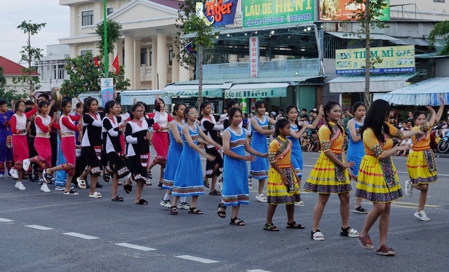 Bình Thuận: Sắc màu nghệ thuật thế giới tại Lễ hội biểu diễn nghệ thuật quốc tế 2023 - Ảnh 4.