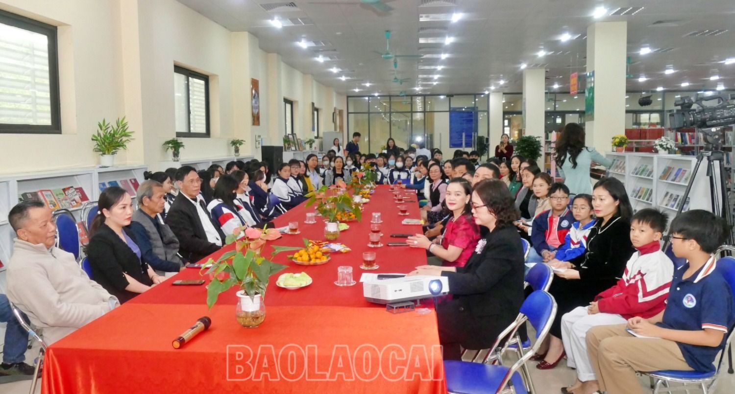 Lào Cai: Hội nghị bạn đọc và giao lưu tác giả, tác phẩm văn học địa phương - Ảnh 2.