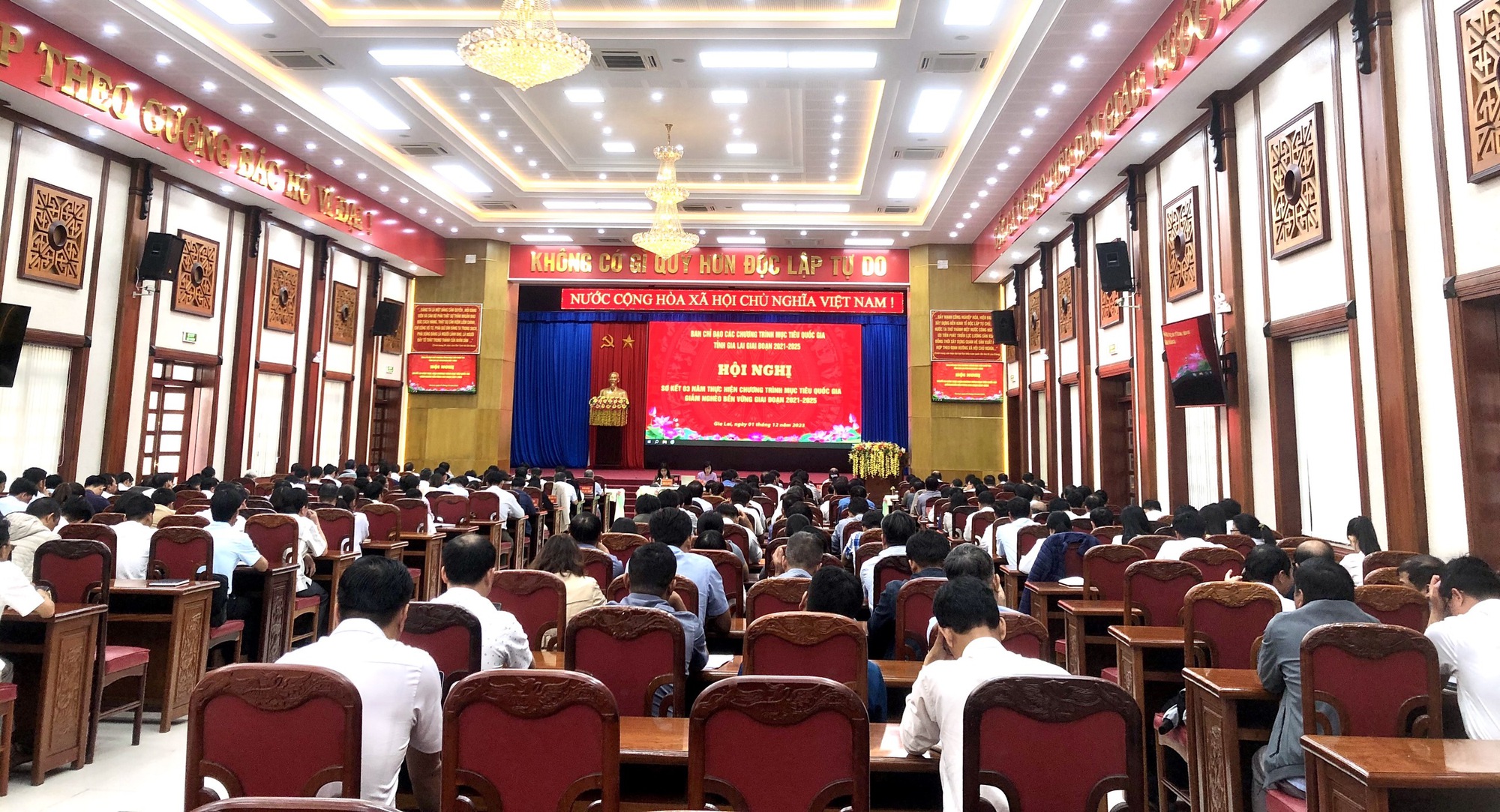 Gia Lai phấn đấu năm 2024 tỷ lệ hộ nghèo giảm ở mức 2% - Ảnh 1. Gia Lai phấn đấu năm 2024 tỷ lệ hộ nghèo giảm ở mức 2% - Ảnh 1.