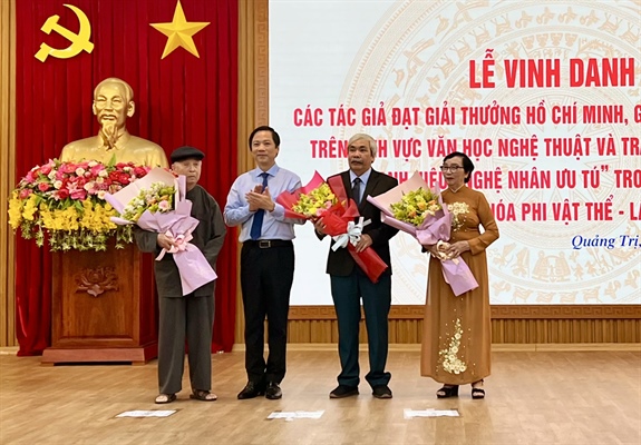Quảng Trị: Vinh danh các tác giả đoạt Giải thưởng Hồ Chí Minh, Giải thưởng Nhà nước - Ảnh 1.