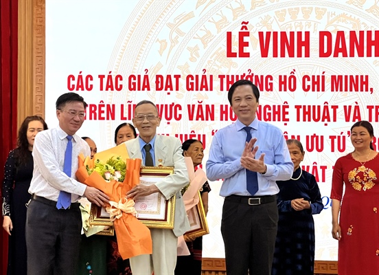 Quảng Trị: Vinh danh các tác giả đoạt Giải thưởng Hồ Chí Minh, Giải thưởng Nhà nước - Ảnh 2.