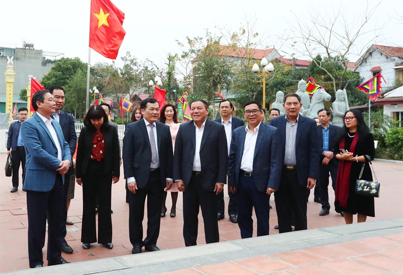Bộ trưởng Nguyễn Văn Hùng: Kiến tạo nên sự phát triển bền vững bằng văn hóa và từ văn hóa - Ảnh 2.