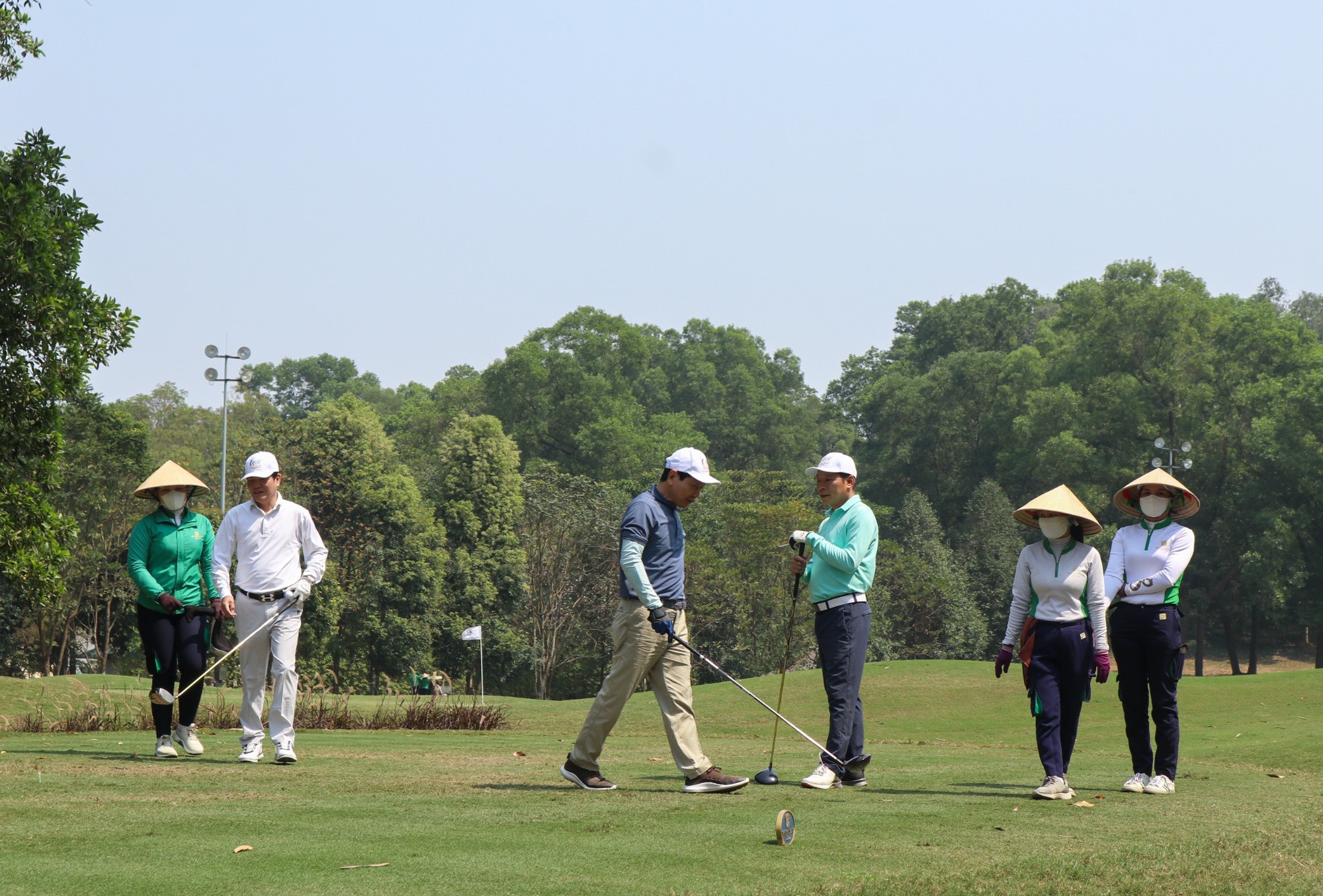 Làng Văn hóa – Du lịch các dân tộc Việt Nam tổ chức giải Golf từ thiện &quot;Vì người nghèo&quot; - Ảnh 2.