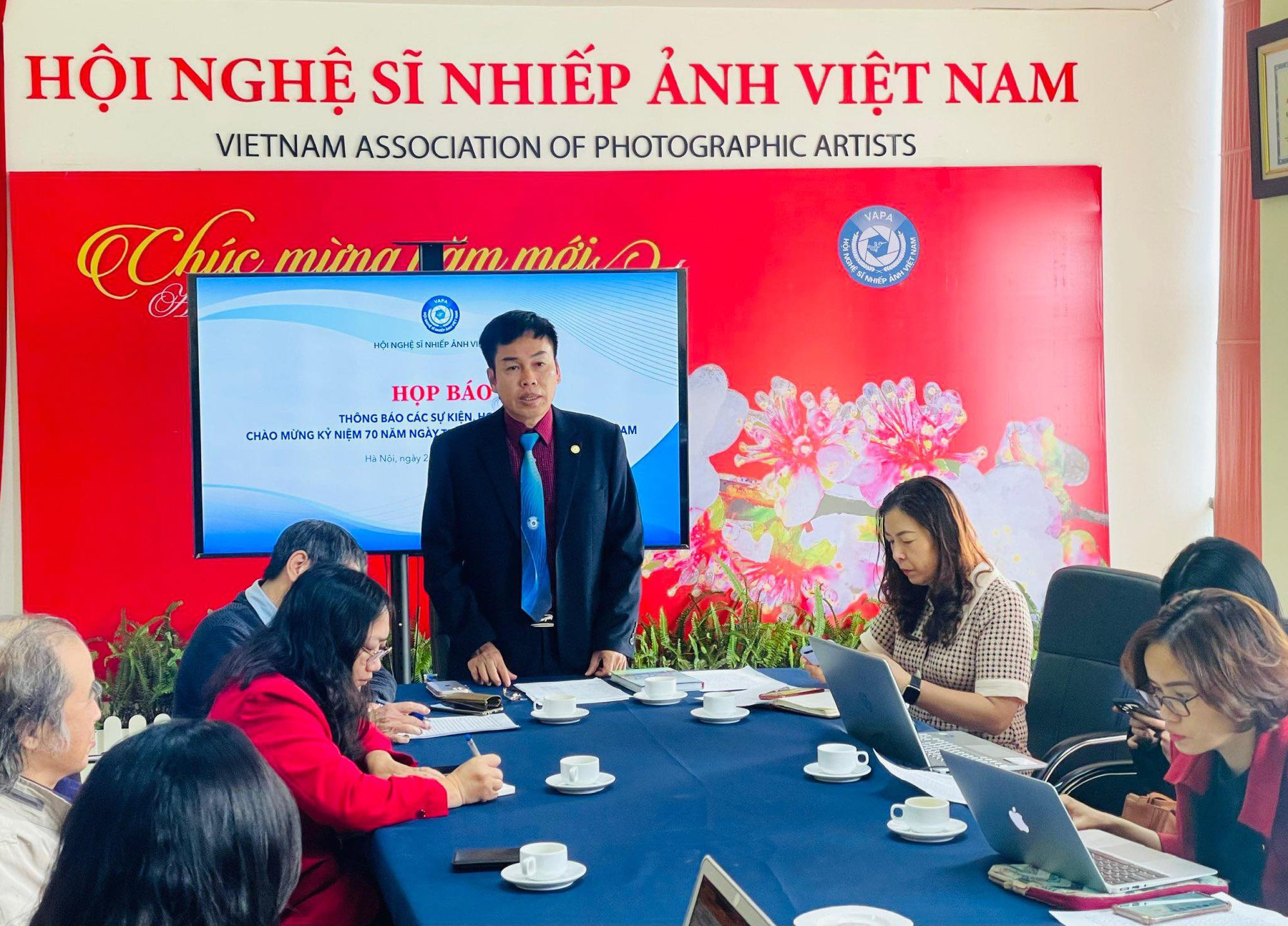 Nhiều hoạt động kỷ niệm 70 năm ngày truyền thống Nhiếp ảnh cách mạng Việt Nam - Ảnh 1.