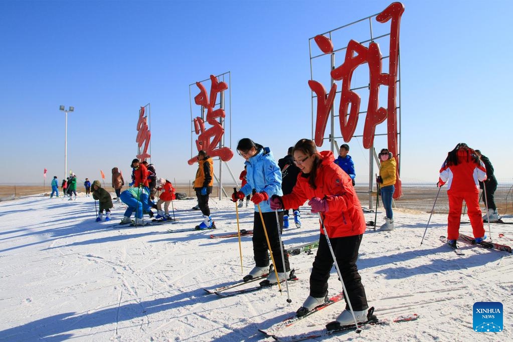 Thể thao mùa đông tại Trung Quốc hút khách - Ảnh 1.