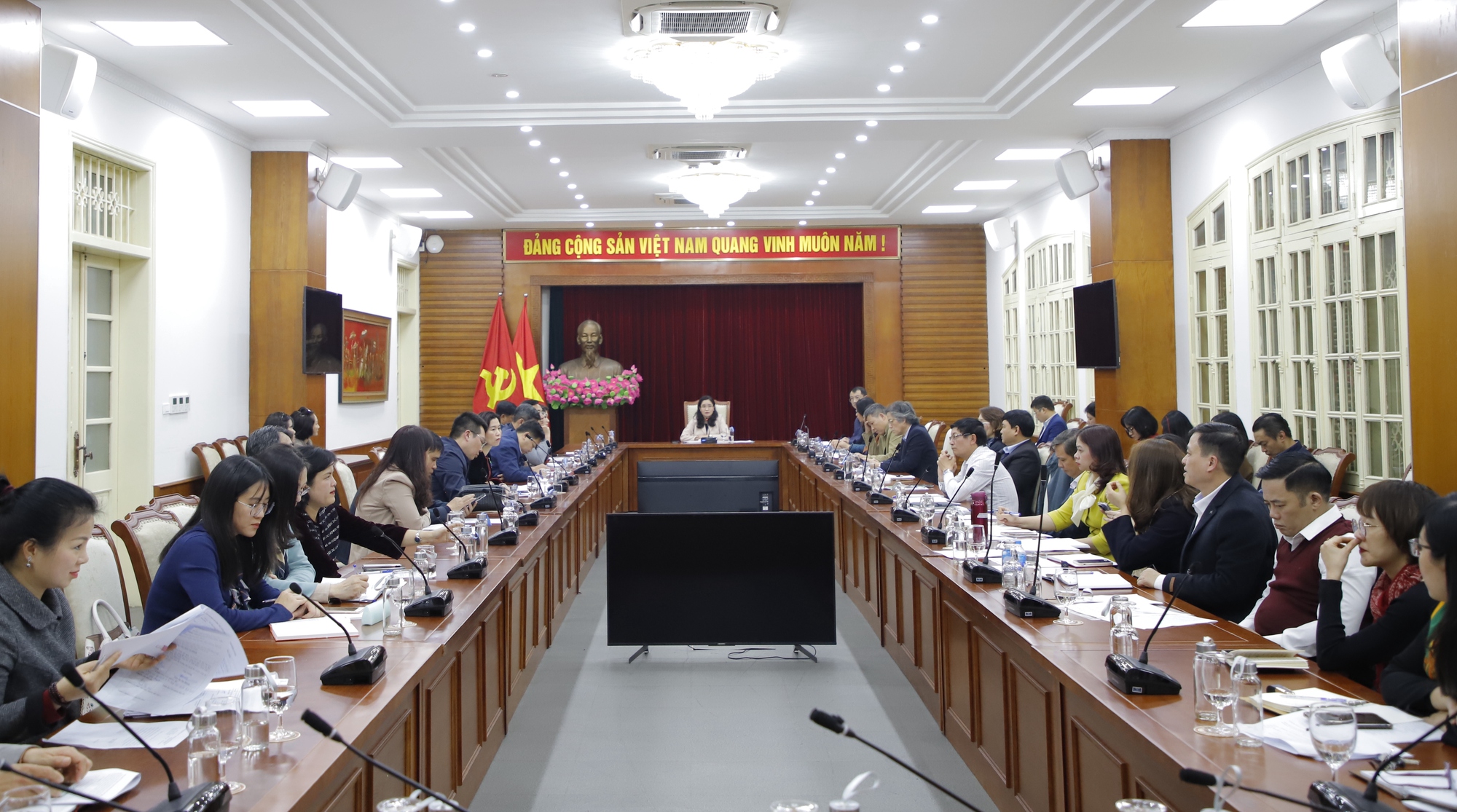 Thứ trưởng Trịnh Thị Thủy: Xây dựng, hoàn thiện thể chế là vấn đề quan trọng hàng đầu trong công tác quản lý nhà nước của Bộ VHTTDL - Ảnh 3.