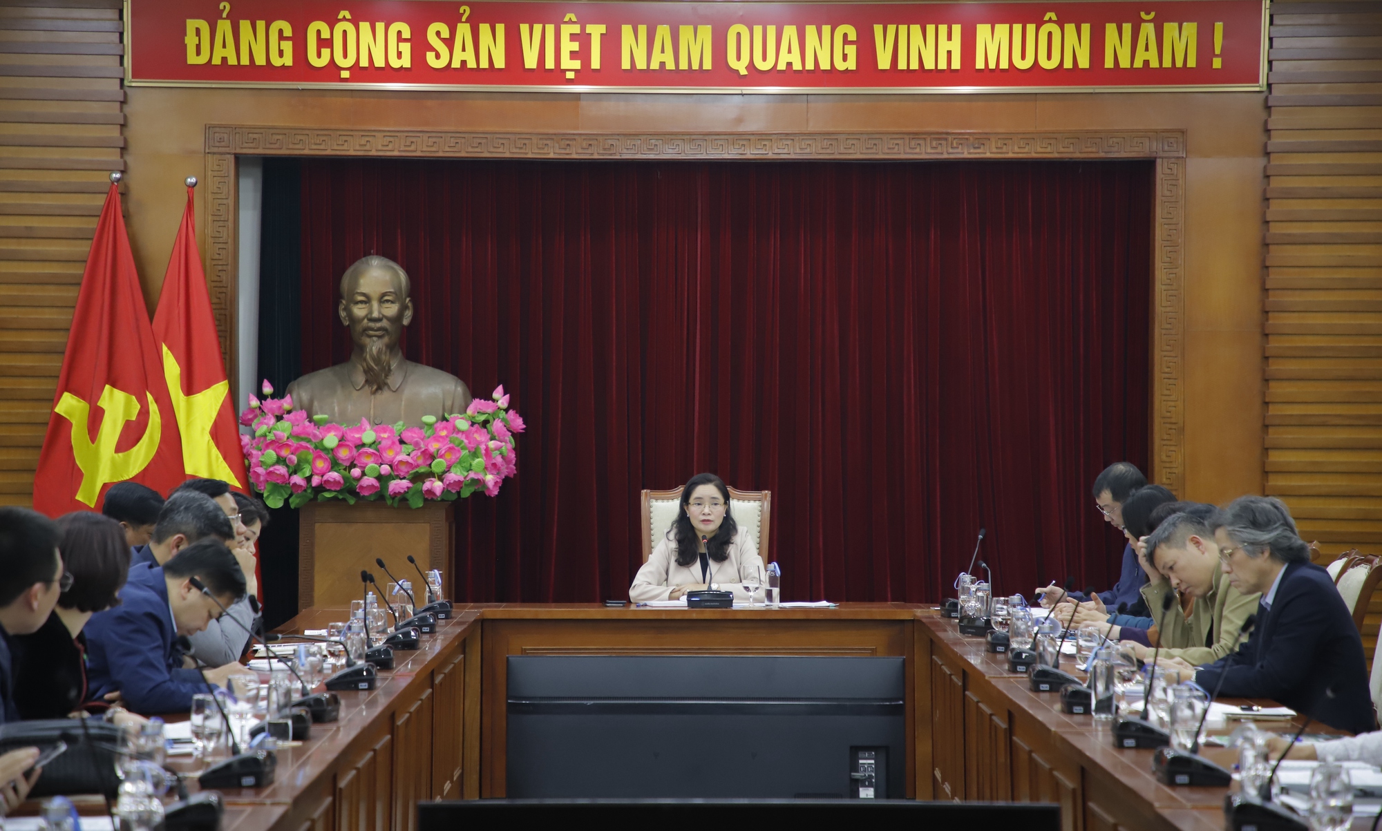 Thứ trưởng Trịnh Thị Thủy: Xây dựng, hoàn thiện thể chế là vấn đề quan trọng hàng đầu trong công tác quản lý nhà nước của Bộ VHTTDL - Ảnh 1.