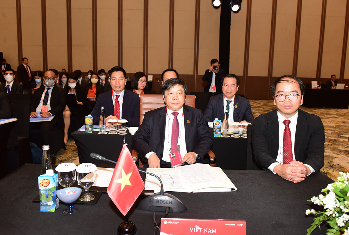 Thứ trưởng Đoàn Văn Việt: Cơ chế hợp tác du lịch ASEAN đã khẳng định được tầm quan trọng trong duy trì kết nối và hợp tác giữa các quốc gia - Ảnh 1.