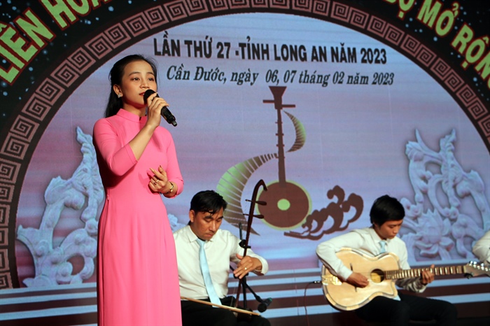 Khai mạc Liên hoan Đờn ca tài tử Nam Bộ tỉnh Long An mở rộng năm 2023 - Ảnh 3.