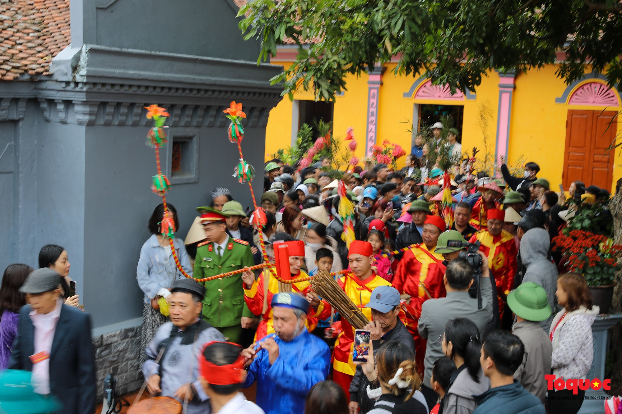 PGS.TS Phạm Lan Oanh: Chưa khách quan khi đánh giá &quot;quản không được thì cấm&quot; về công tác quản lý lễ hội - Ảnh 2.