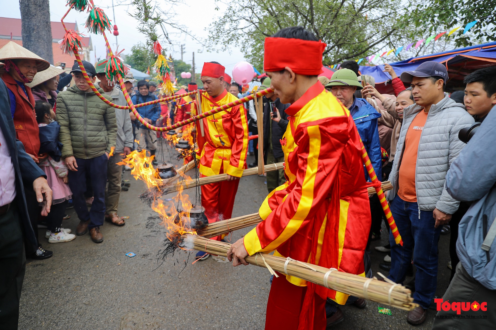 PGS.TS Phạm Lan Oanh: Chưa khách quan khi đánh giá &quot;quản không được thì cấm&quot; về công tác quản lý lễ hội - Ảnh 1.