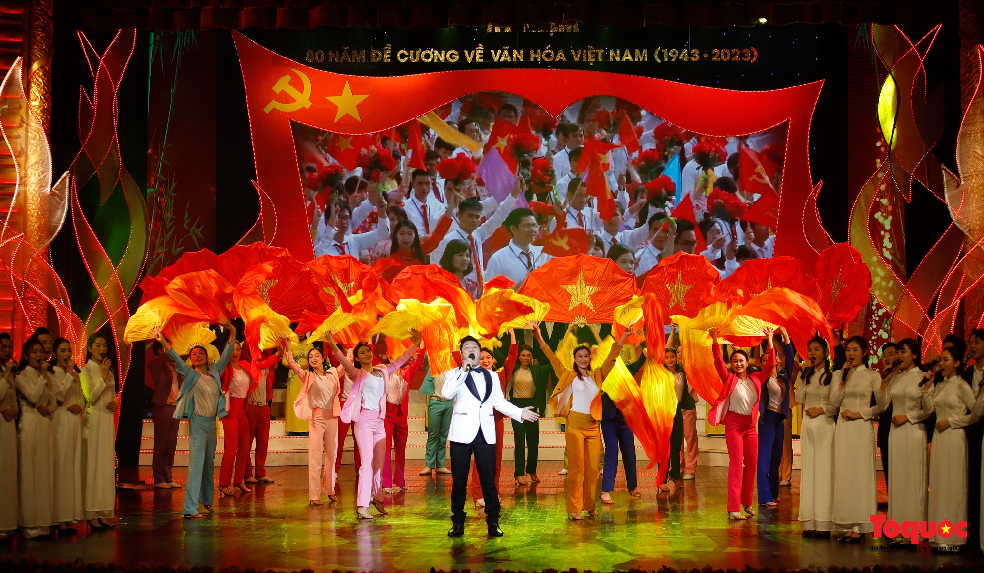 Chùm ảnh: Lễ kỷ niệm và chương trình nghệ thuật đặc biệt kỷ niệm 80 năm ra đời Đề cương văn hóa Việt Nam - Ảnh 18.