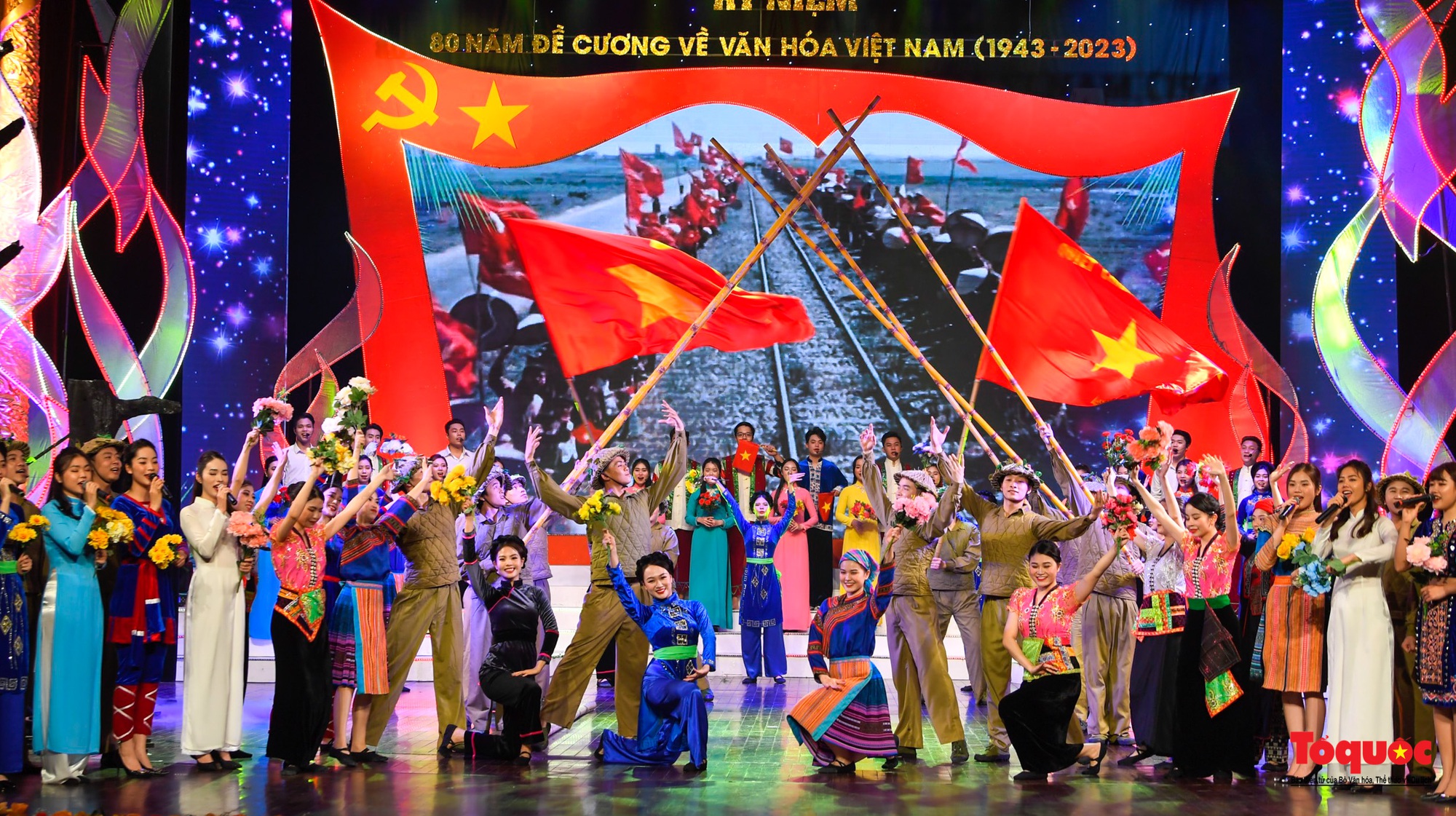 Chùm ảnh: Lễ kỷ niệm và chương trình nghệ thuật đặc biệt kỷ niệm 80 năm ra đời Đề cương văn hóa Việt Nam - Ảnh 15.