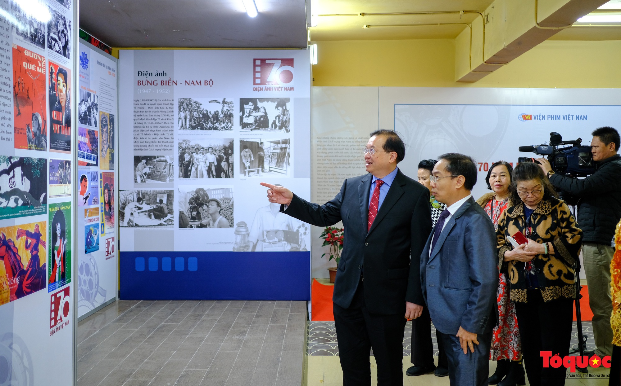 Hơn 200 tư liệu, hiện vật quý được trưng bày kỷ niệm 70 năm Điện ảnh Cách mạng Việt Nam - Ảnh 6.