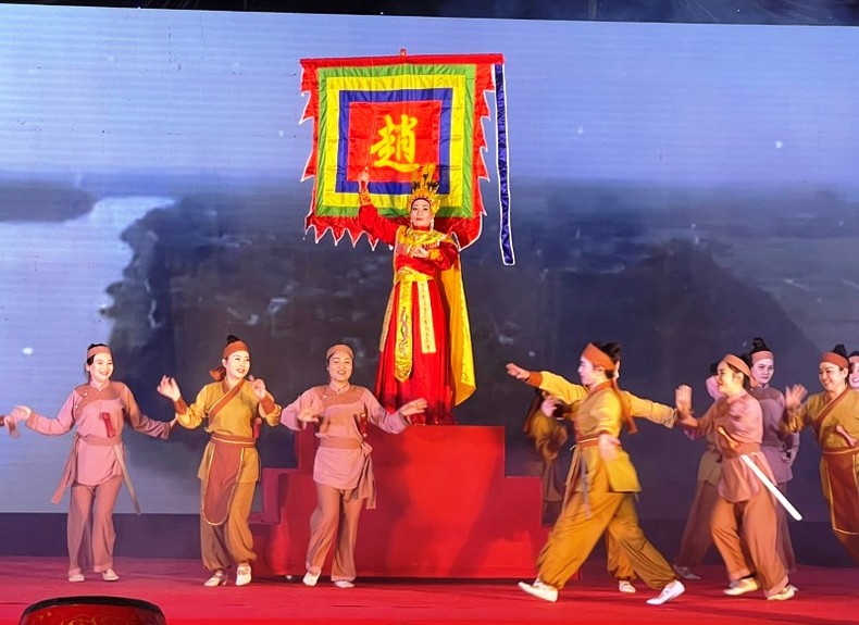 Trao Bằng công nhận Di sản văn hóa phi vật thể quốc gia cho Lễ hội Đền Bà Triệu - Ảnh 4.