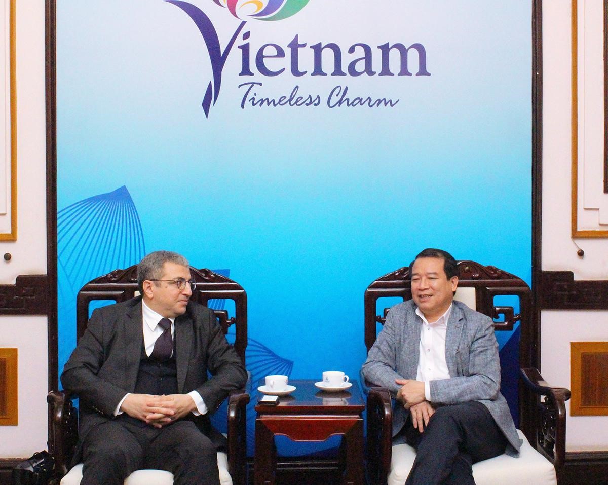 Việt Nam - Azerbaijan sẽ tăng cường hoạt động trao đổi, quảng bá văn hóa, du lịch giữa hai nước - Ảnh 2.
