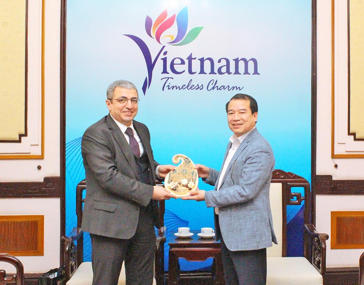 Việt Nam - Azerbaijan sẽ tăng cường hoạt động trao đổi, quảng bá văn hóa, du lịch giữa hai nước - Ảnh 4.